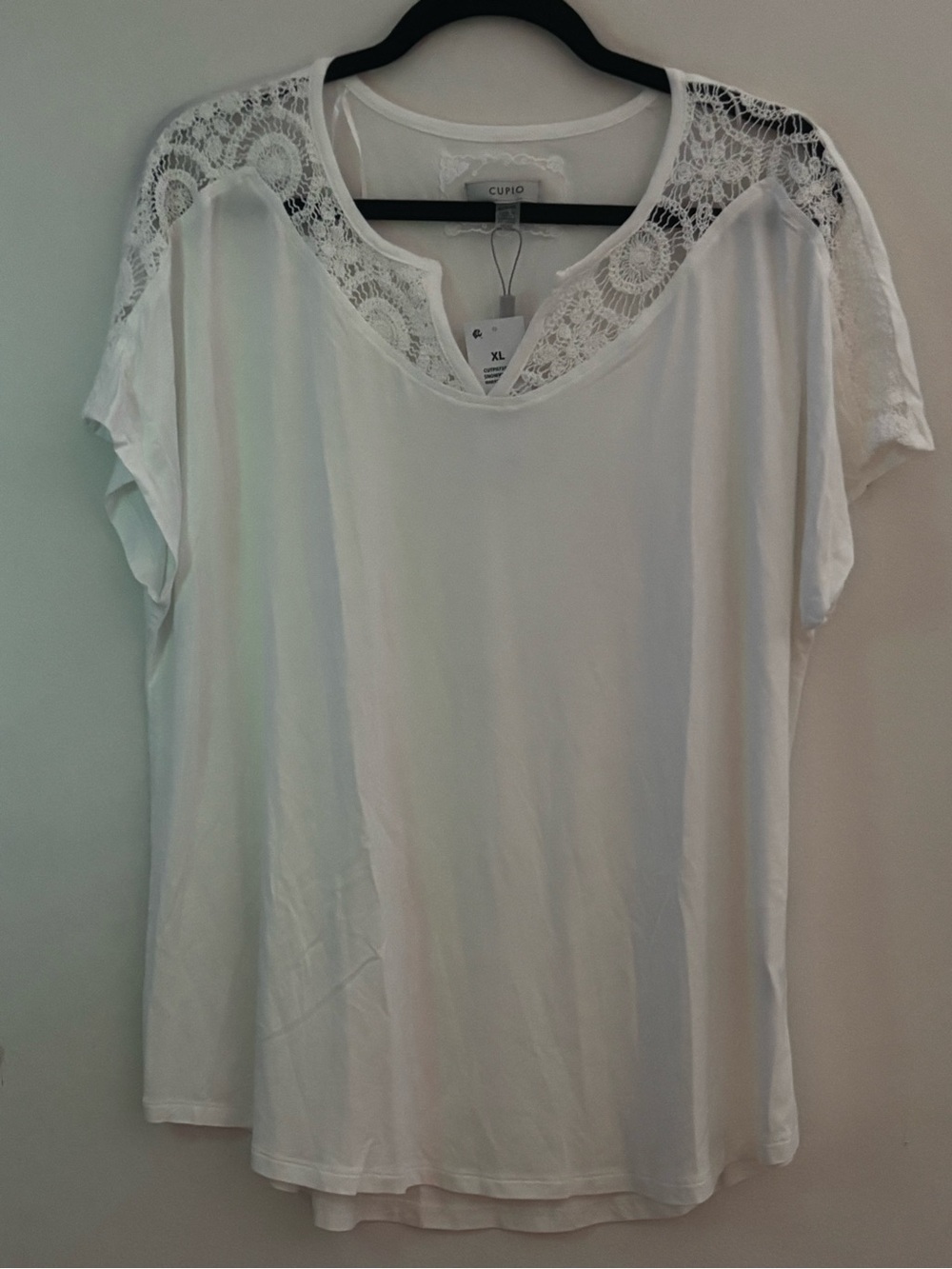 XL NWT Cupio White Lace Yoke Short Sleeve Top